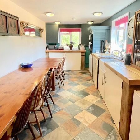 The Timber Barn South Downs West Sussex Sleeps 18 Villa Hardham Eksteriør billede