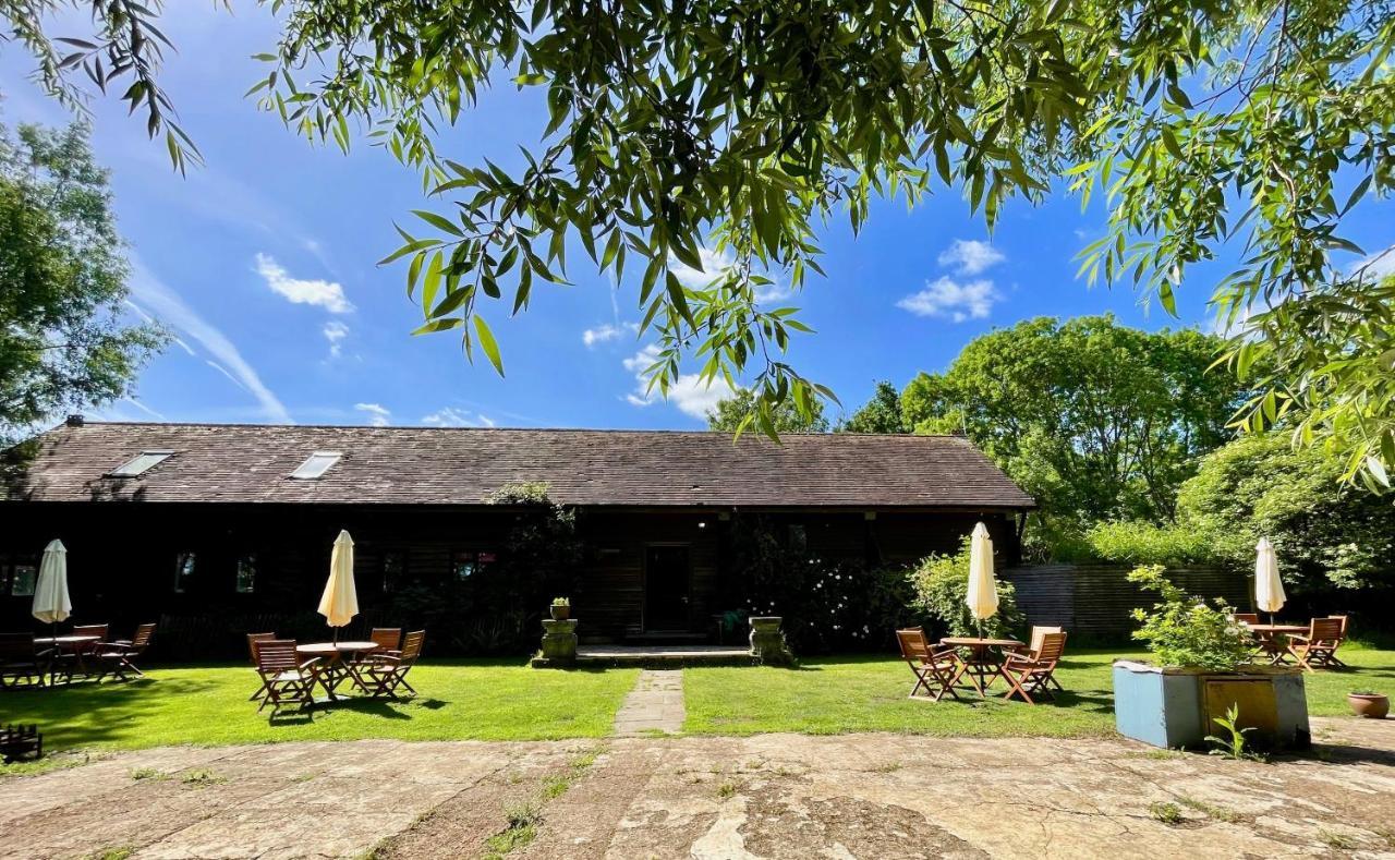 The Timber Barn South Downs West Sussex Sleeps 18 Villa Hardham Eksteriør billede